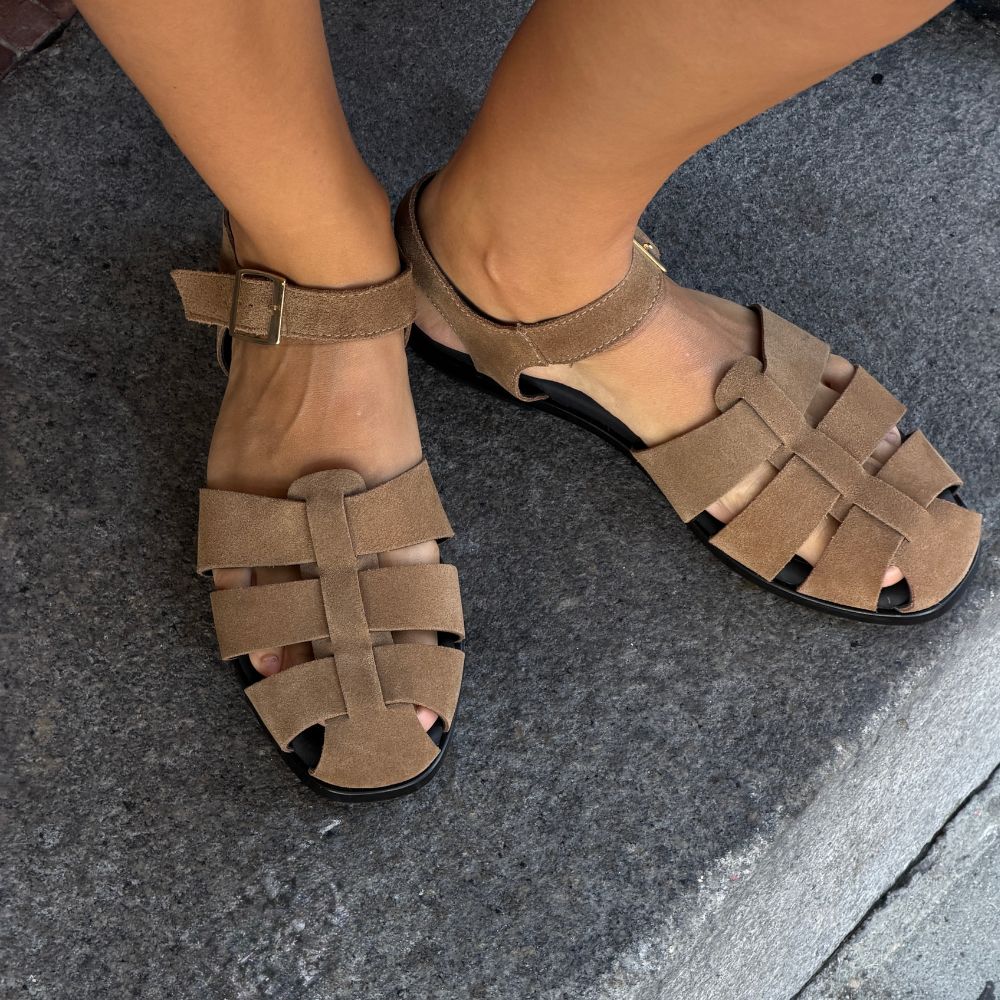 Mira Fisherman Sandal Taupe Suede